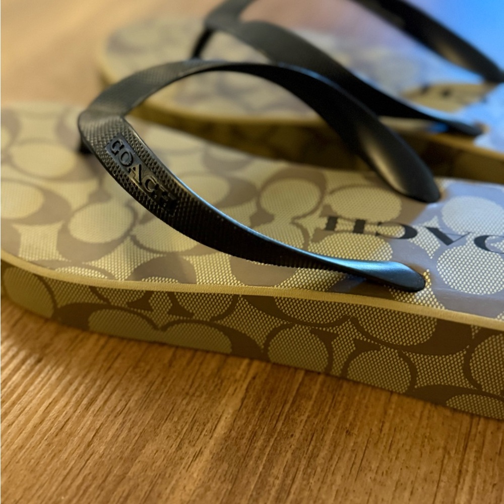 Coach Tan and Black Signature Flip Flops - Picture 2 of 4